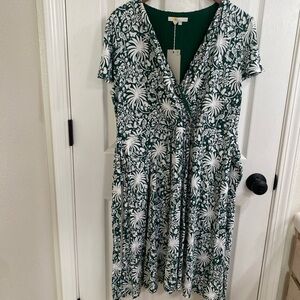 NWT Boden Joanna Cap Sleeve Wrap Dress in Green Gardenia Swirl - Size 14